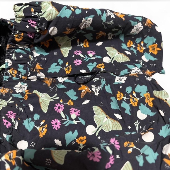 Patagonia Barely Baggies Shorts – M – Floral Moth Print - Picture 4 of 4